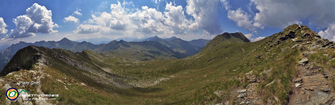 60 In lunga panoramica discesa da Cima (2348 m) a Passo di Lemma (2137 m) .jpg